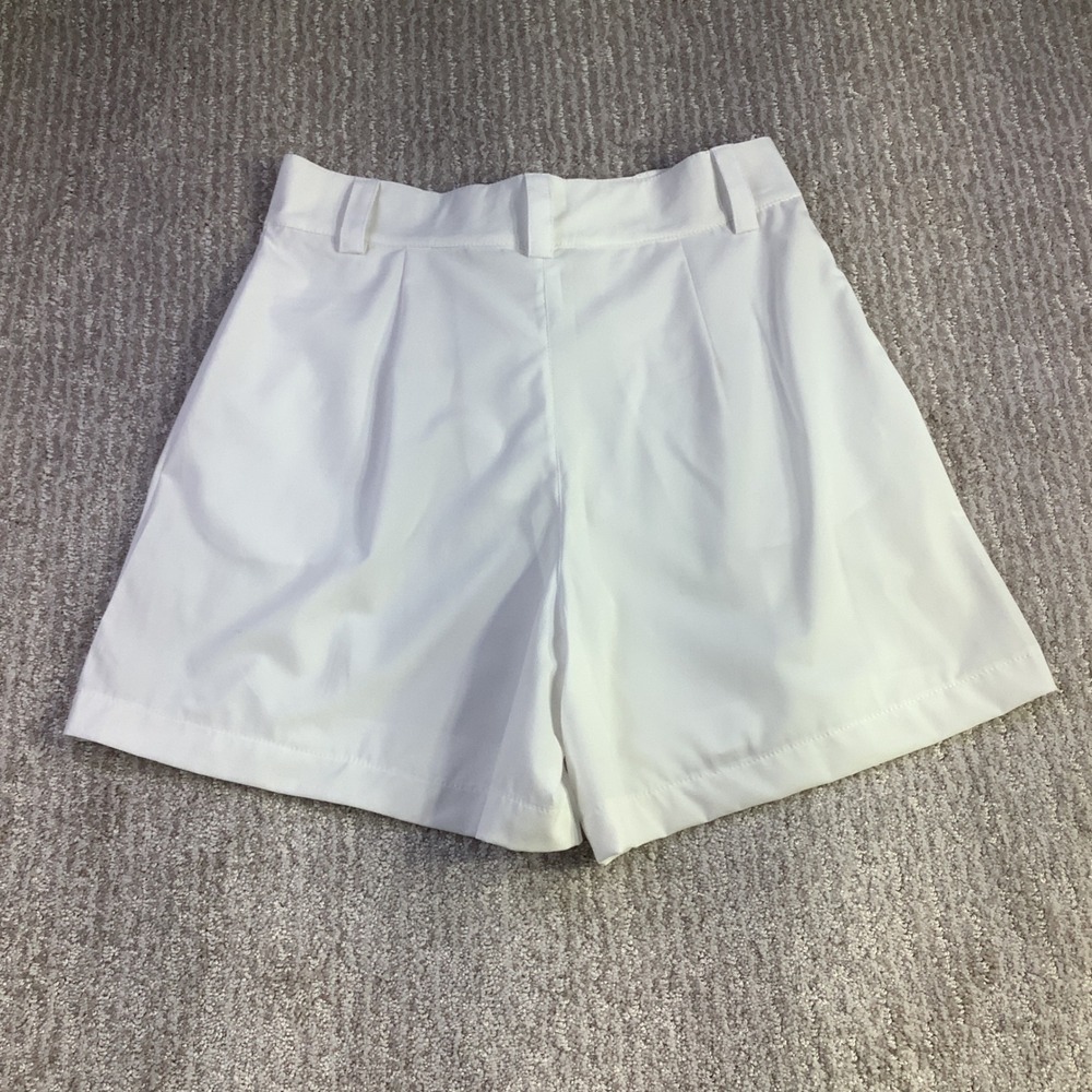 The‎ Bubble White Pleated Performance Shorts Women's Medium NWT